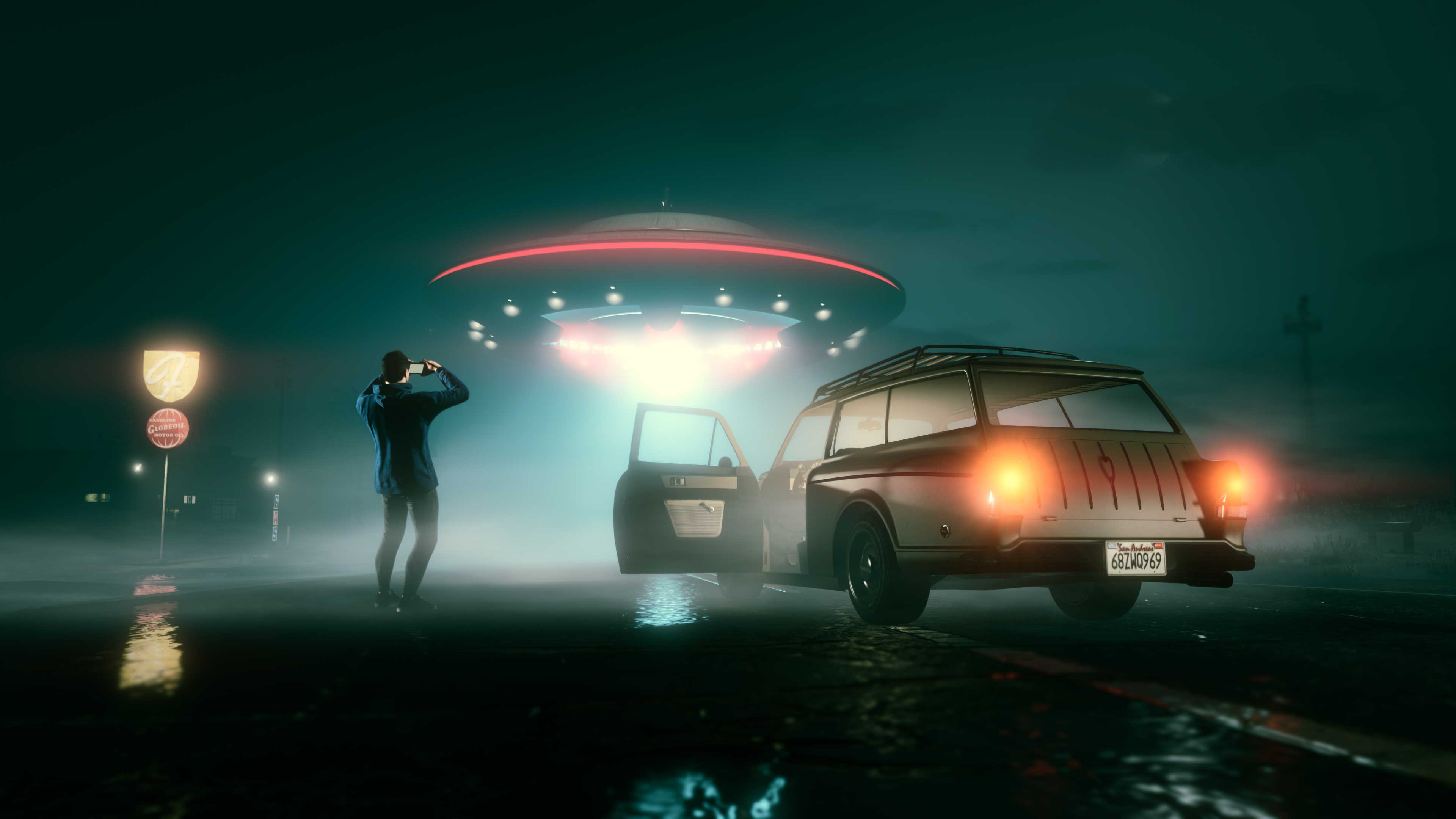 UFO Sightseeing Event Screenshot of a GTA Online character taking a photo of an UFO.